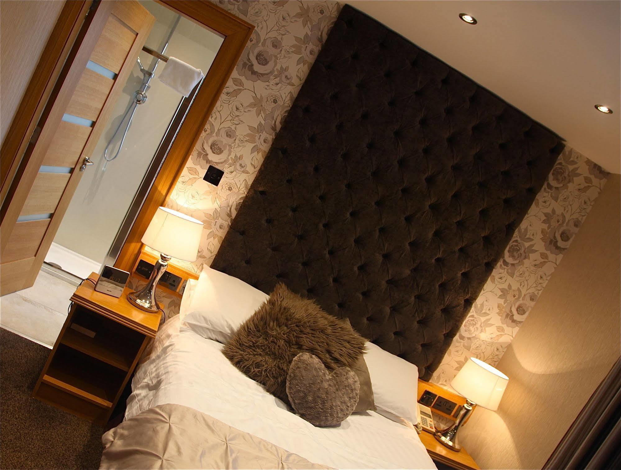 The Royal 3*