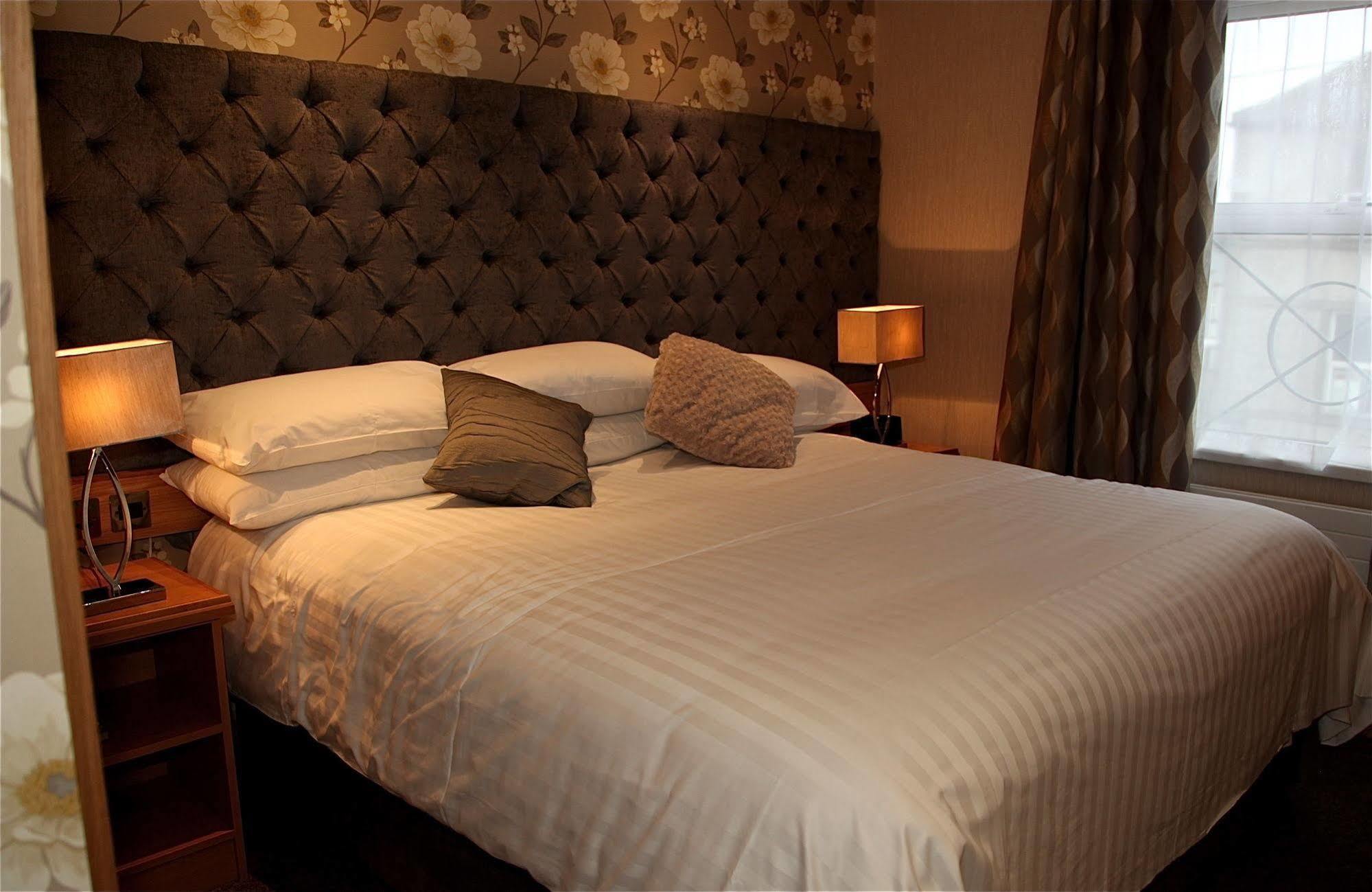 The Royal 3* Cookstown