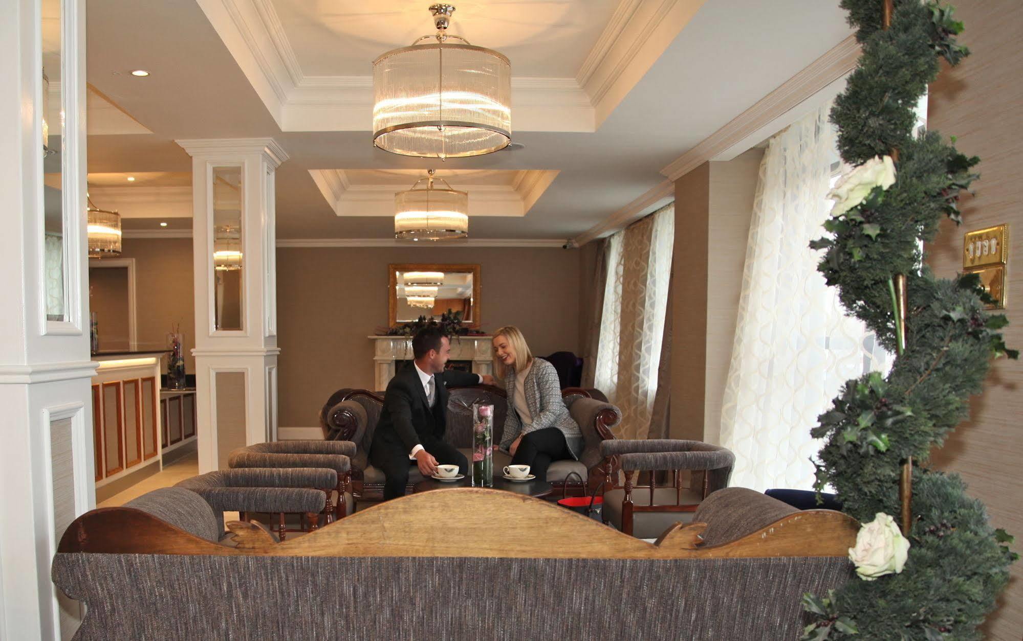 The Royal 3*